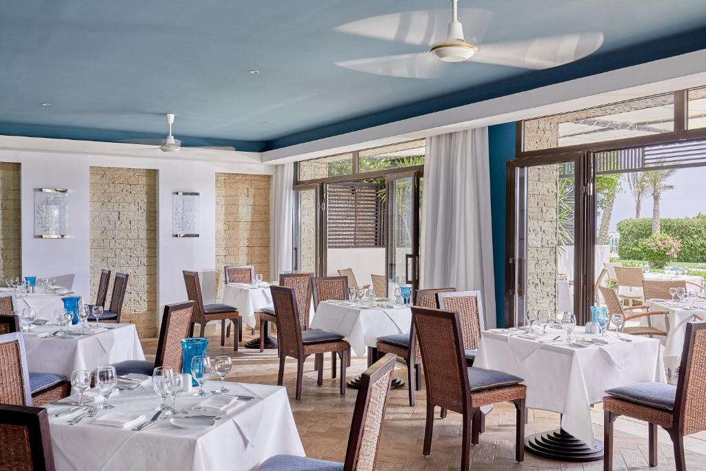 Jaz Elite Crystal, Almaza Bay Hotel Марса Матрух Екстериор снимка