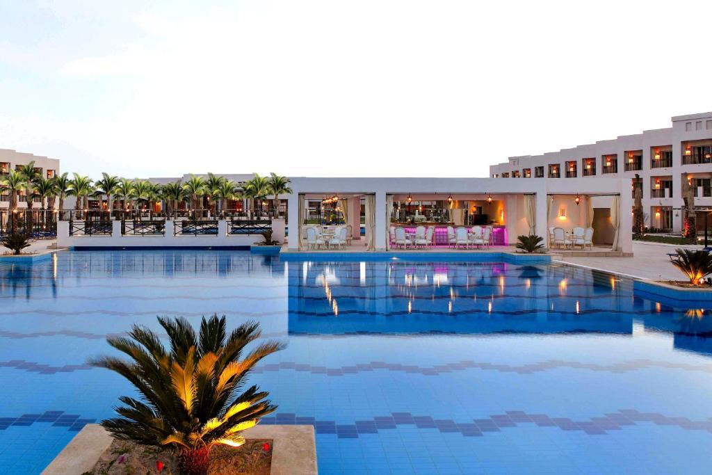 Jaz Elite Crystal, Almaza Bay Hotel Марса Матрух Екстериор снимка