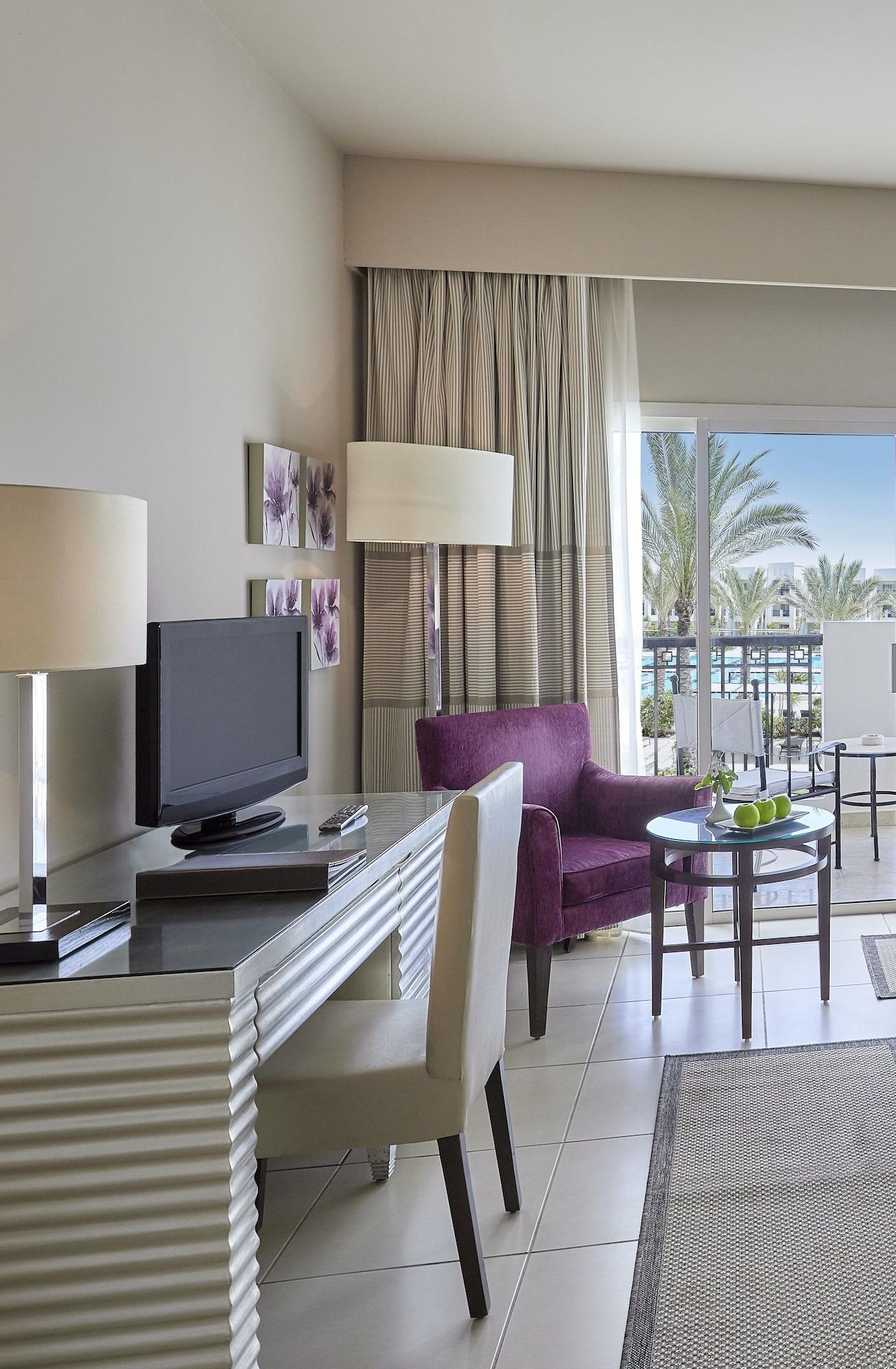 Jaz Elite Crystal, Almaza Bay Hotel Марса Матрух Екстериор снимка