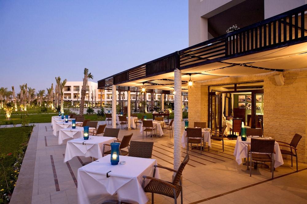 Jaz Elite Crystal, Almaza Bay Hotel Марса Матрух Екстериор снимка