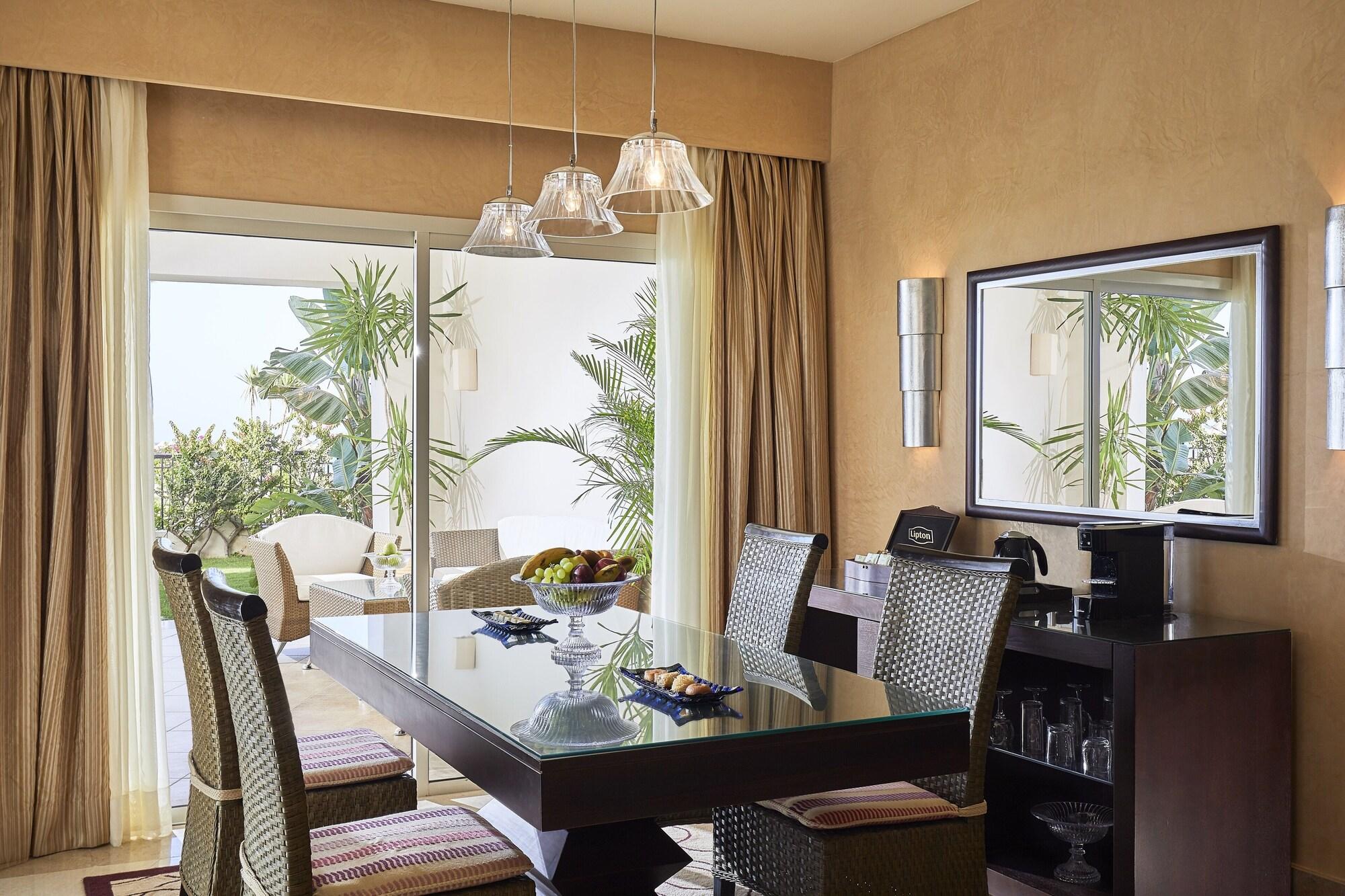 Jaz Elite Crystal, Almaza Bay Hotel Марса Матрух Екстериор снимка