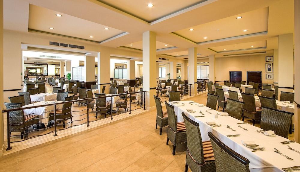 Jaz Elite Crystal, Almaza Bay Hotel Марса Матрух Екстериор снимка