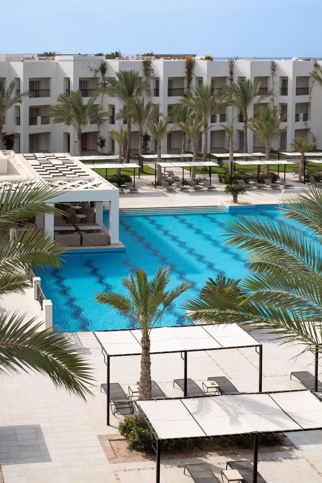 Jaz Elite Crystal, Almaza Bay Hotel Марса Матрух Екстериор снимка